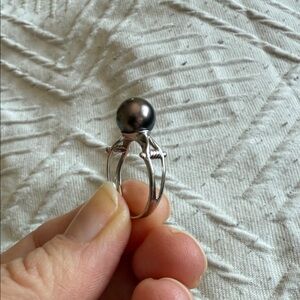 Tahitian Pearl set in white gold approx size 6